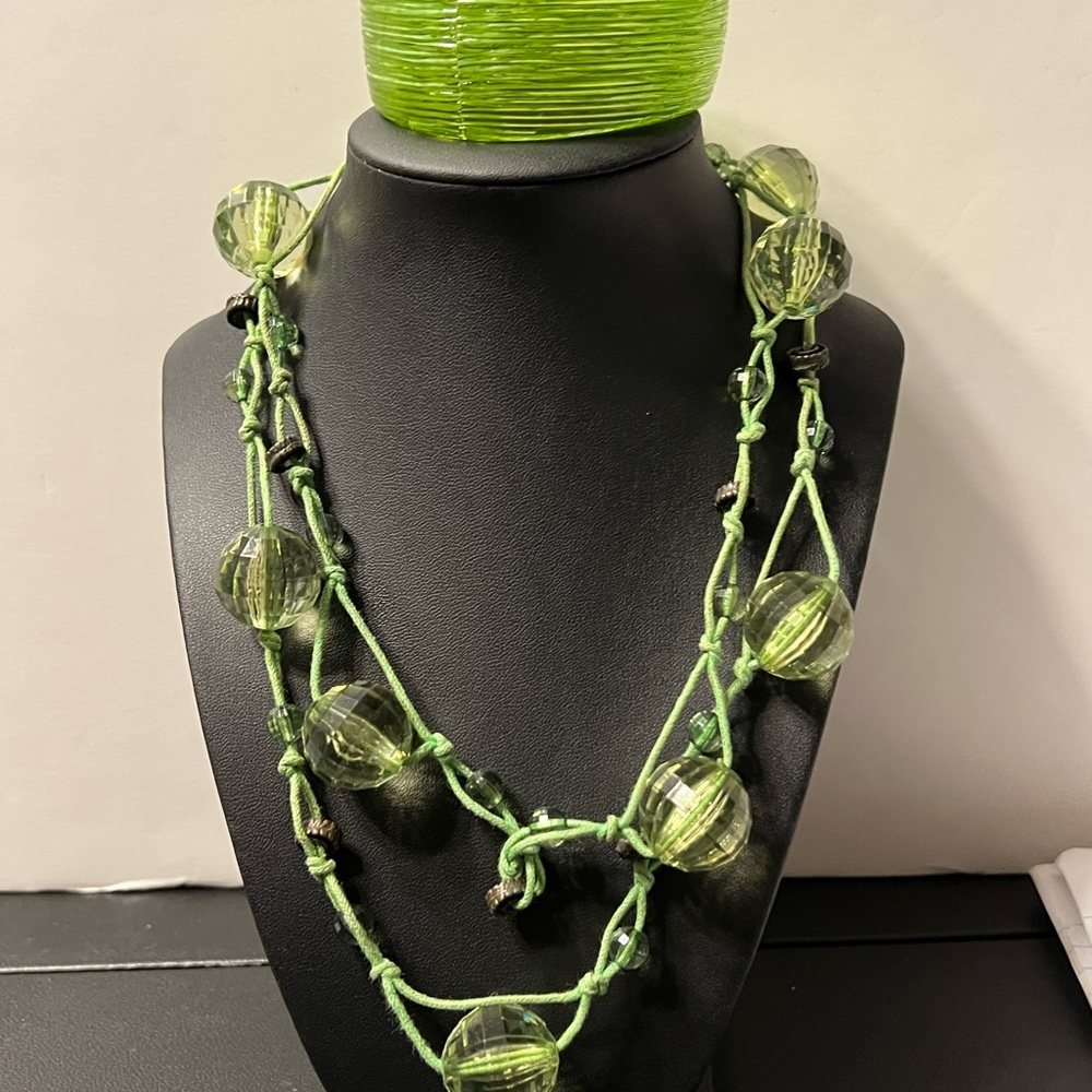 Elegant Green Beaded Necklace And Bracelet Set